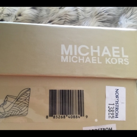 Metallic Michael Kors wedge - Picture 6 of 6